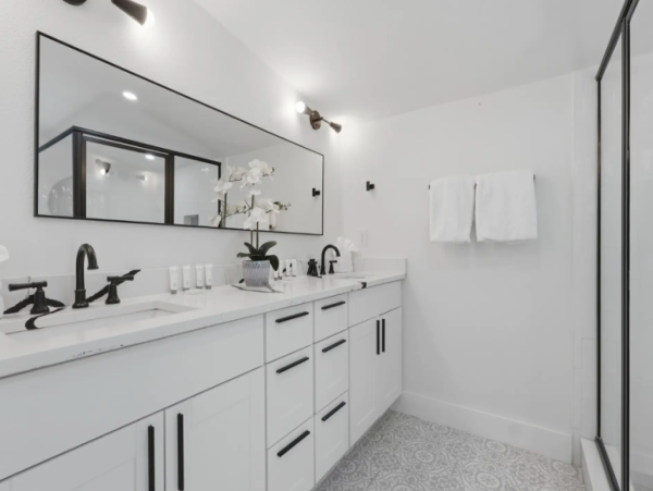 Premier Vacation Rental Near Gulf Beaches - 4-Bedroom Home in Bradenton Beach
